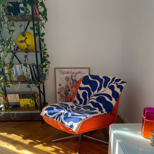 Clingy Throw Blanket